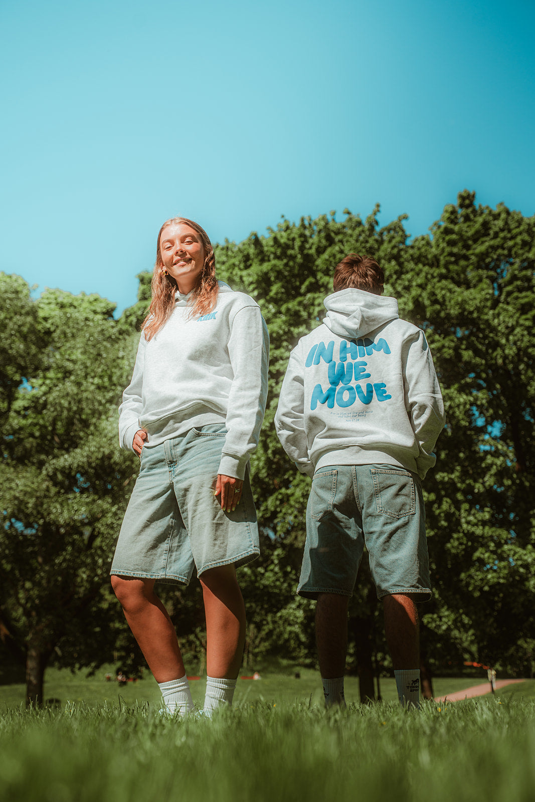 Lysegrå Hoodie 2025